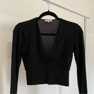 WILFRED FREE long-sleeve deep V cropped top (S)